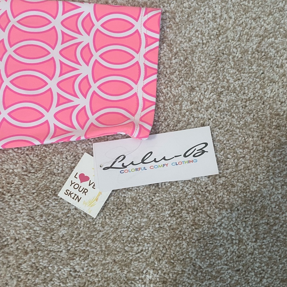 Pink Geometric Pattern Top - Picture 7 of 7